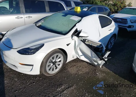 2022 Tesla Model 3 Long Range Dual Motor All-Wheel Drive z USA, uszkodzony, nr VIN 5YJ3E1EB6NF137256